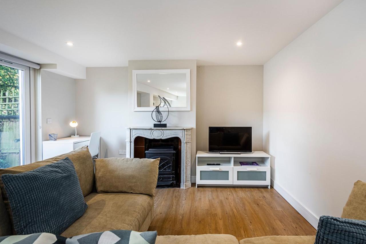South Woodford 2 Bed En-Suite House Londra Dış mekan fotoğraf